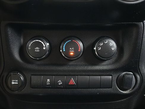 Used 2014 Jeep Wrangler Sport w/ Quick Order Package 24S AWD/4WD image 20