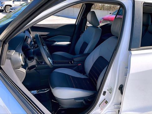 Used 2024 Nissan Kicks SR w/ SR Premium Package image 8