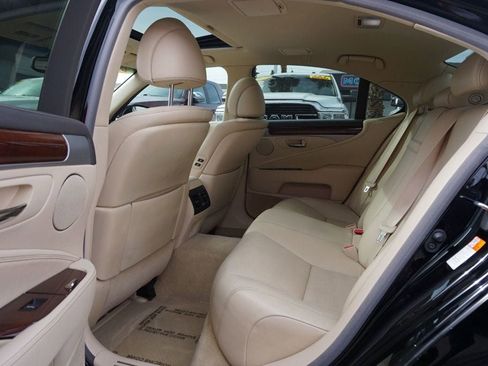 Used 2017 Lexus LS 460 image 18