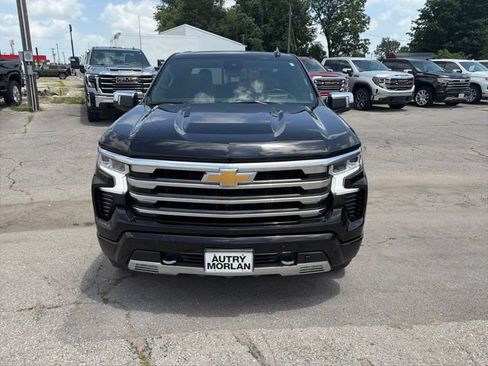 Used 2025 Chevrolet Silverado 1500 High Country AWD/4WD image 9