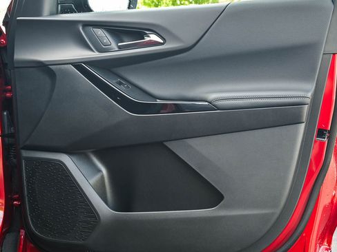 New 2026 Chevrolet Equinox LT w/ Convenience Package II image 10