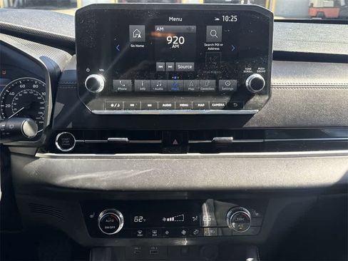 Used 2024 Mitsubishi Outlander SE image 18