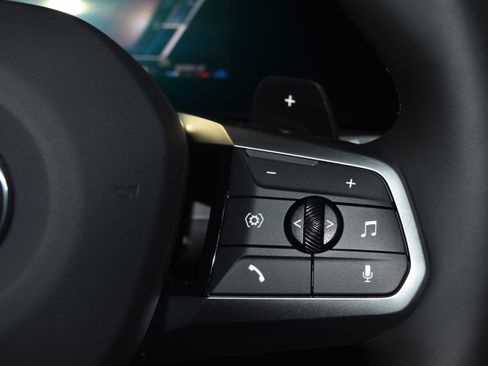 New 2025 BMW X2 xDrive28i w/ Technology Package image 9