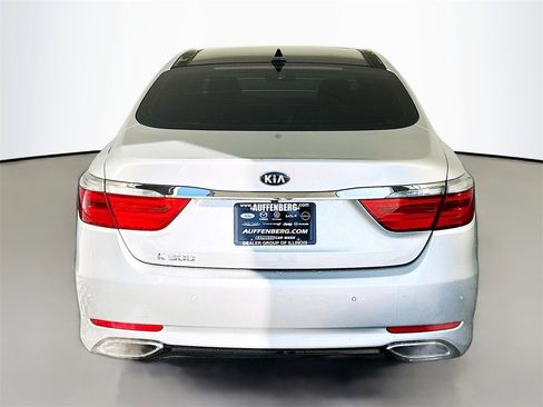 Used 2017 Kia K900 Premium image 6