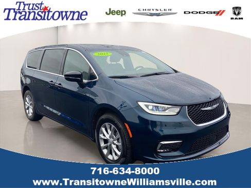 Used 2025 Chrysler Pacifica Select w/ Uconnect Theater Family Group AWD/4WD image 1