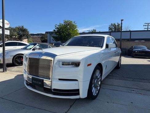 Used 2018 Rolls-Royce Phantom Sedan image 5
