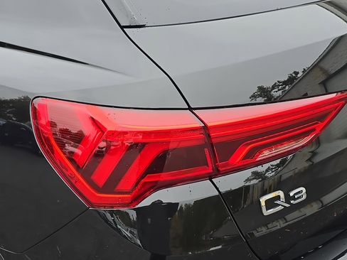 New 2025 Audi Q3 2.0T Premium image 34