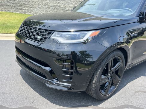 Used 2025 Land Rover Discovery Dynamic SE AWD/4WD image 11
