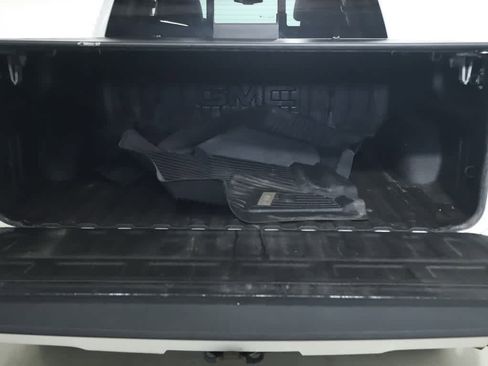 Used 2018 GMC Sierra 1500 SLT AWD/4WD image 32