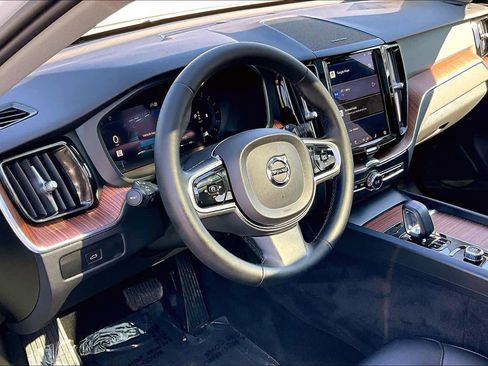 Certified 2023 Volvo XC60 B5 Plus w/ Protection Package Premier image 16