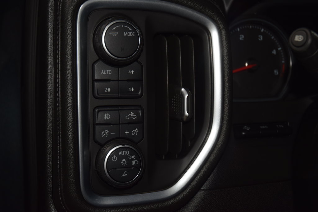 Used 2020 Chevrolet Silverado 2500 LTZ w/ LTZ Premium Package AWD/4WD image 36