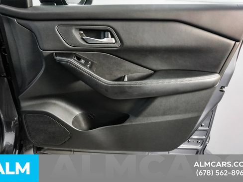 Used 2025 Nissan Rogue SV FWD image 41