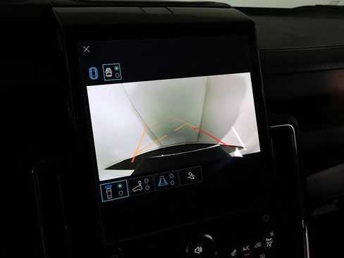 Used 2025 GMC Yukon XL Denali AWD/4WD image 23