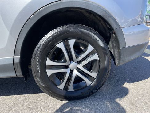 Used 2016 Toyota RAV4 LE image 10