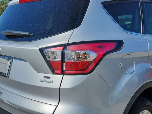 Used 2017 Ford Escape SE w/ Equipment Group 201A image 7