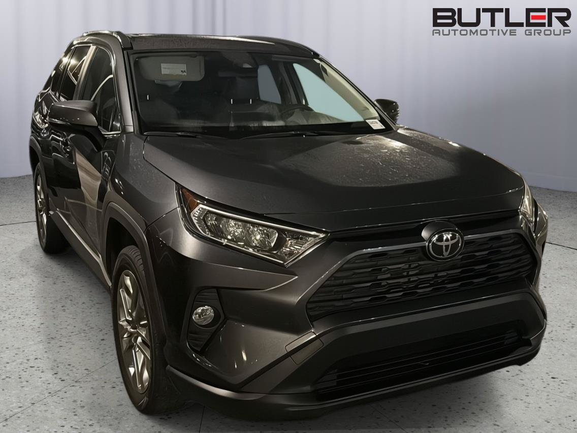 Used 2020 Toyota RAV4 XLE Premium FWD image 5