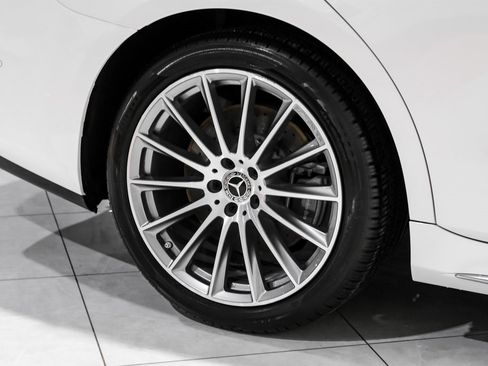 Used 2022 Mercedes-Benz S 500 4MATIC w/ AMG Line Package image 51