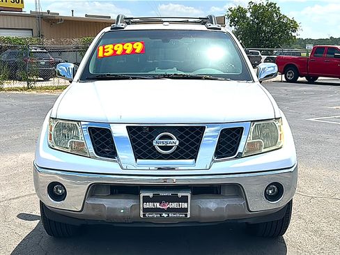 Used 2010 Nissan Frontier LE w/ LE Value Truck Pkg RWD image 11