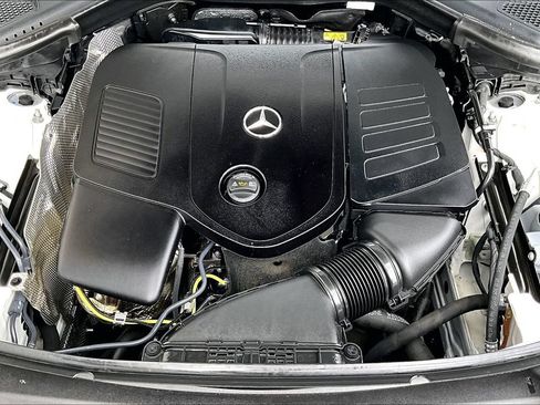 Used 2025 Mercedes-Benz GLC 350e 4MATIC image 34