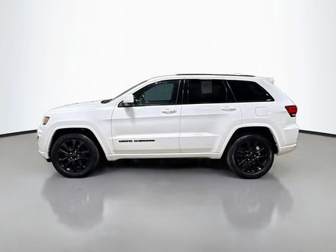 Used 2019 Jeep Grand Cherokee Altitude image 10