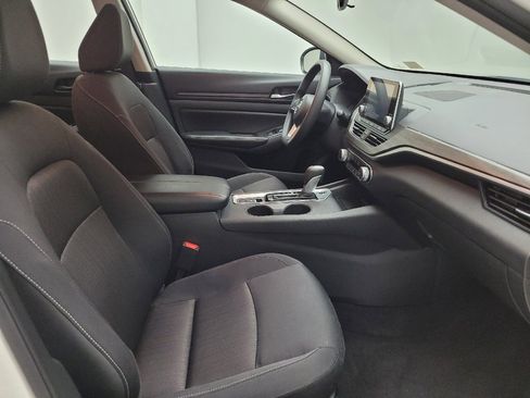 Used 2025 Nissan Altima 2.5 SV AWD/4WD image 21