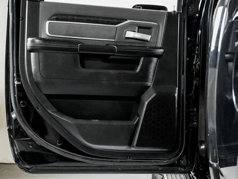 Used 2022 RAM 2500 Big Horn AWD/4WD image 36