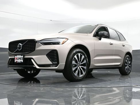 New 2025 Volvo XC60 B5 Core w/ Protection Package Premier AWD/4WD image 42