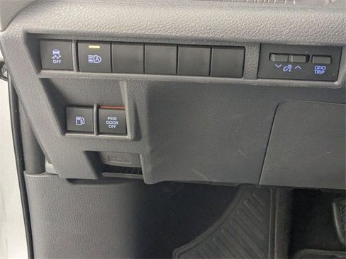 Used 2021 Toyota Sienna LE image 14