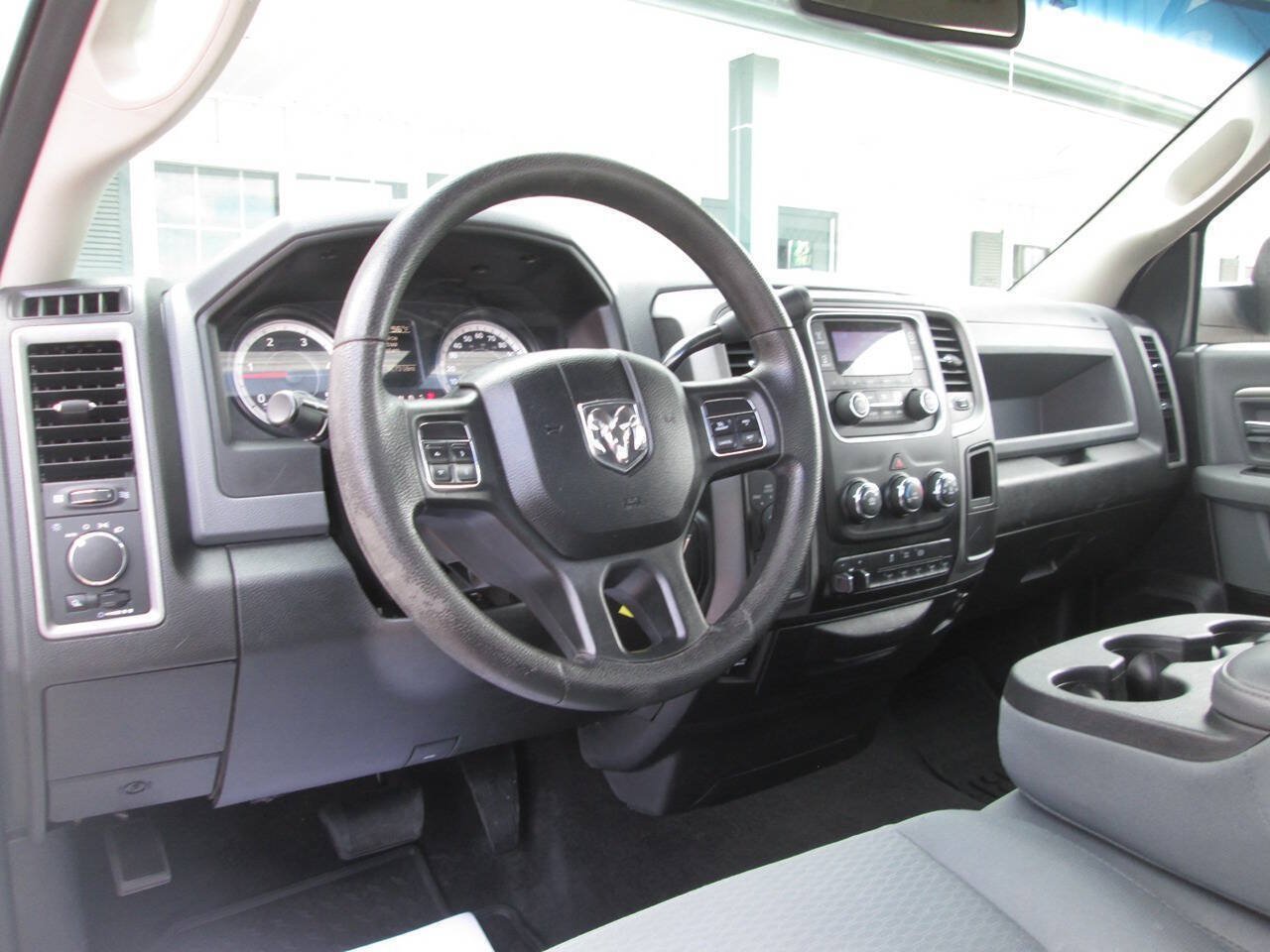 Used 2017 RAM 3500 Tradesman w/ Chrome Appearance Group AWD/4WD image 14