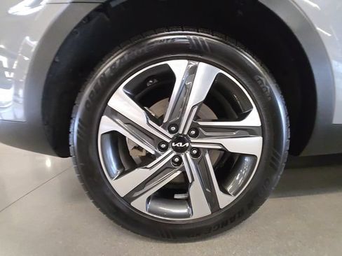 Used 2023 Kia Sorento EX AWD/4WD image 29