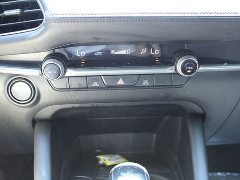Used 2023 MAZDA MAZDA3 s FWD image 19