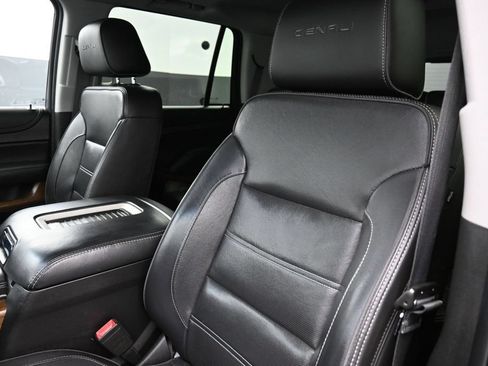 Used 2019 GMC Yukon Denali w/ Denali Ultimate Package AWD/4WD image 9