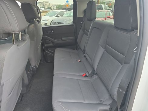 Used 2022 Nissan Frontier SV image 13