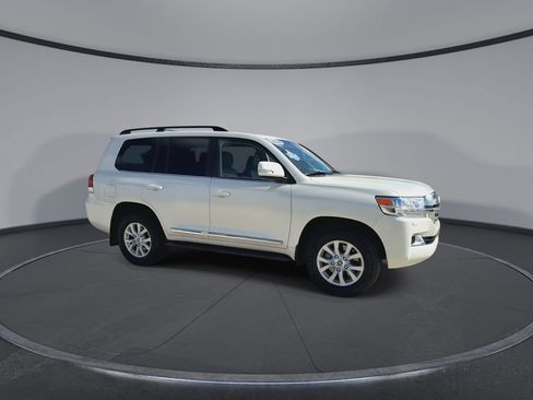 Used 2021 Toyota Land Cruiser image 2