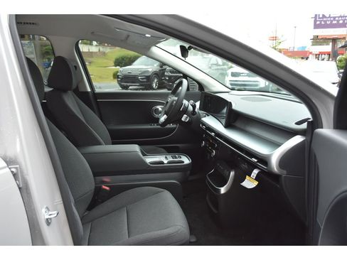 New 2026 Hyundai Ioniq 9 SE image 15