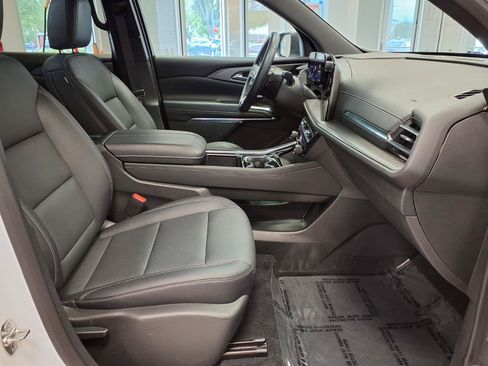 Used 2026 Chevrolet Traverse LT FWD image 10