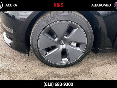 Used 2023 Tesla Model 3 Standard Range image 3