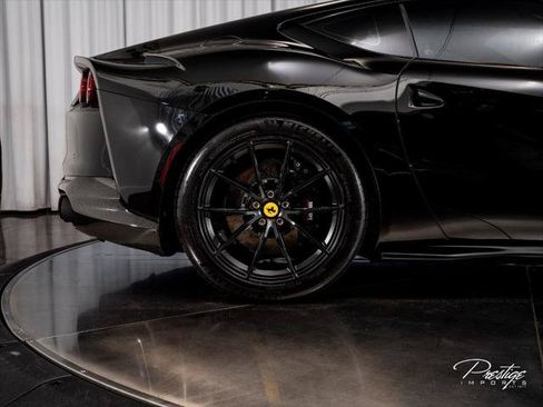 Used 2019 Ferrari 812 Superfast RWD image 18