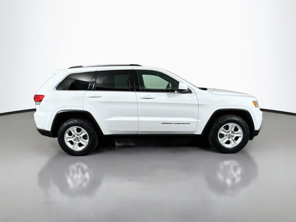 Used 2016 Jeep Grand Cherokee Laredo w/ Quick Order Package 23E AWD/4WD image 6