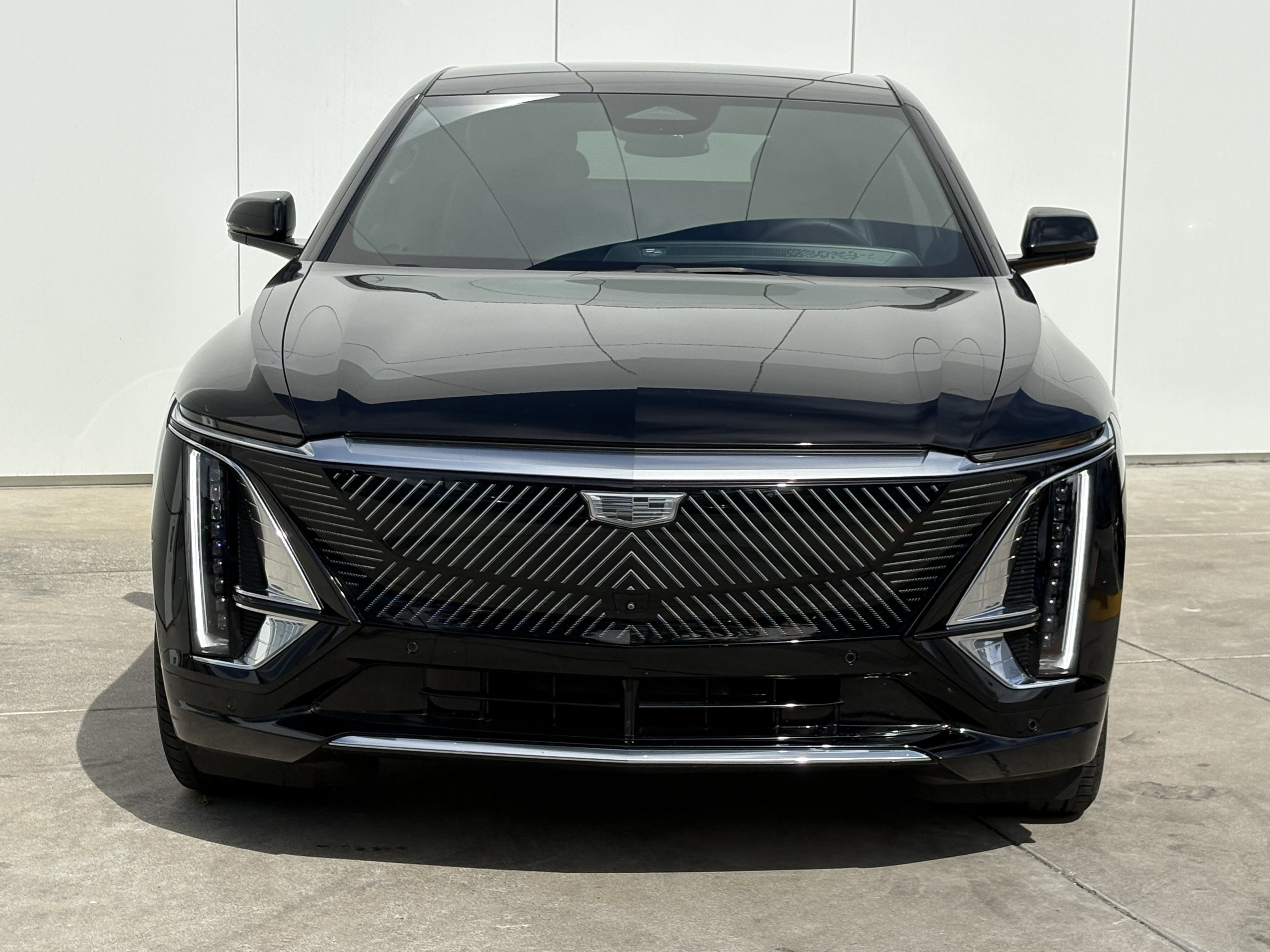 Used 2024 Cadillac Lyriq Luxury RWD image 3