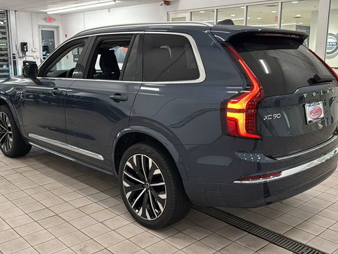 New 2026 Volvo XC90 T8 Plus image 7