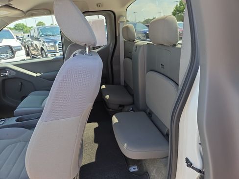 Used 2016 Nissan Frontier S RWD image 11