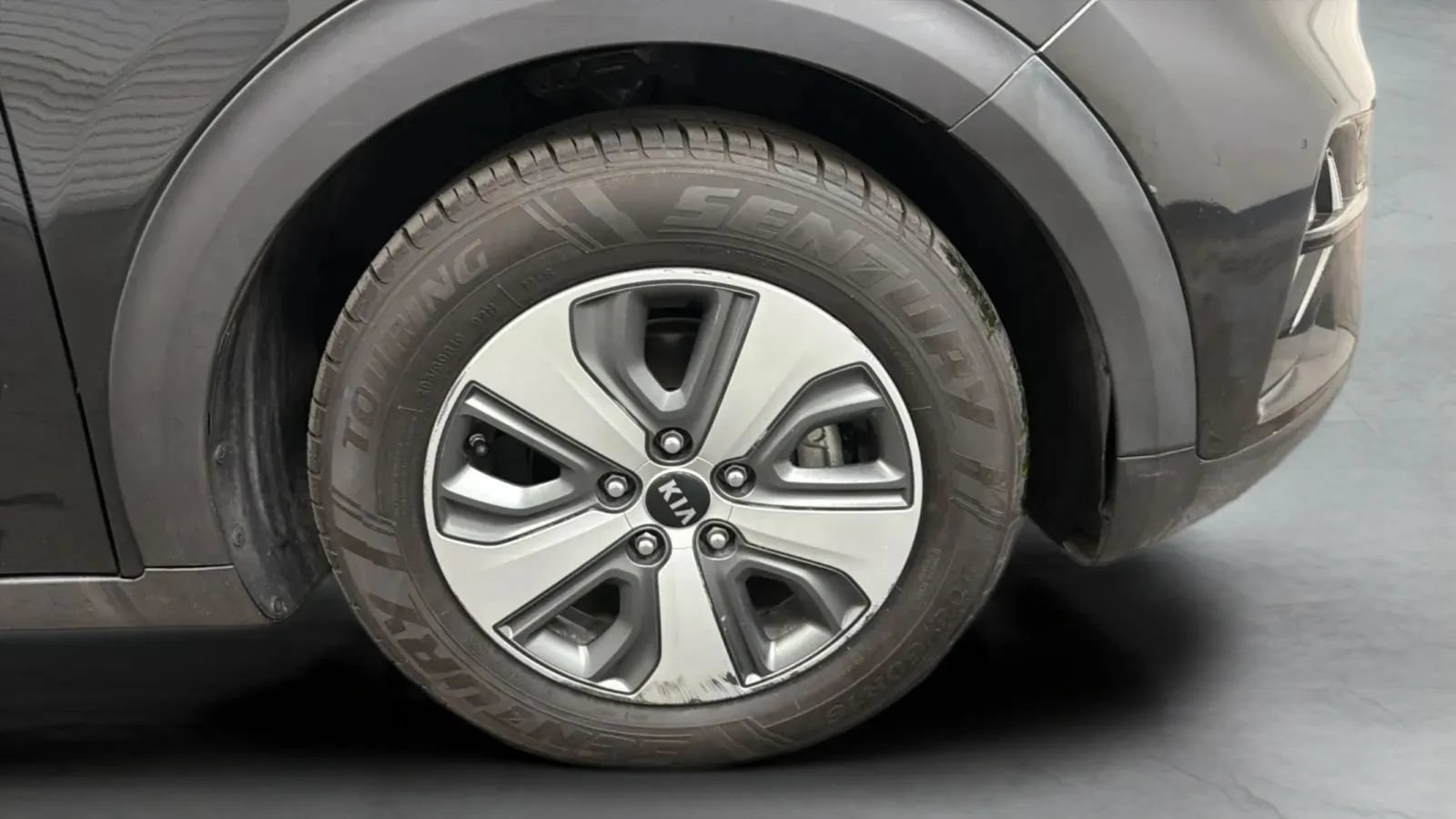 Used 2020 Kia Niro LX FWD image 24