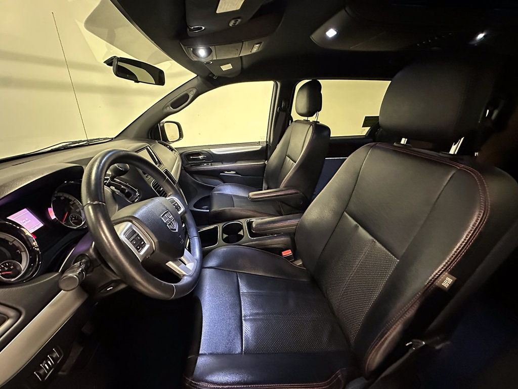 Used 2014 Dodge Grand Caravan R/T w/ Trailer Tow Group FWD image 19
