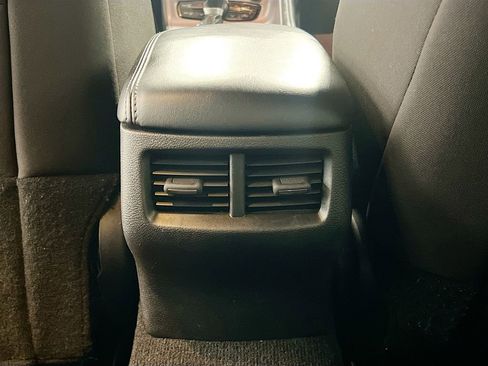 Used 2023 Dodge Challenger SXT image 21