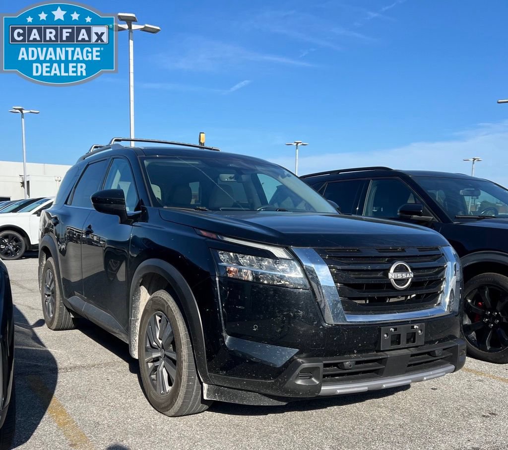 Used 2023 Nissan Pathfinder SL FWD image 1