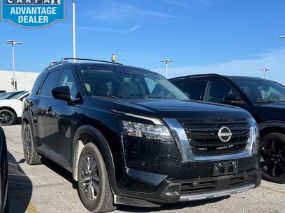Used 2023 Nissan Pathfinder SL
