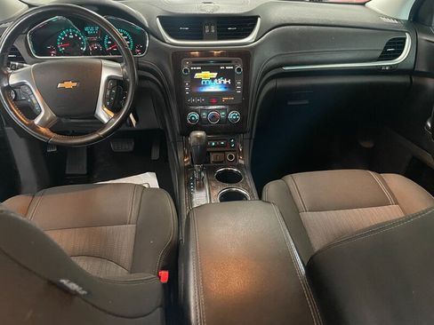 Used 2016 Chevrolet Traverse LT w/ Style and Technology Package FWD image 8