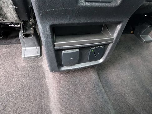 Used 2019 Ford Edge Titanium w/ Equipment Group 301A FWD image 18