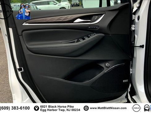 Used 2023 Buick Enclave Avenir AWD/4WD image 18